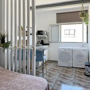  Сasa de vacaciones Privadas Cerca De La Playa Y Aeropuerto En Casa Compartida Con Otros Huespedes España